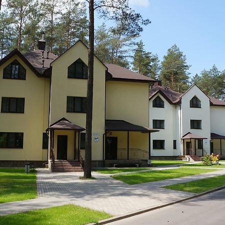 Hotel Isloch Park Rakaw Exteriér fotografie