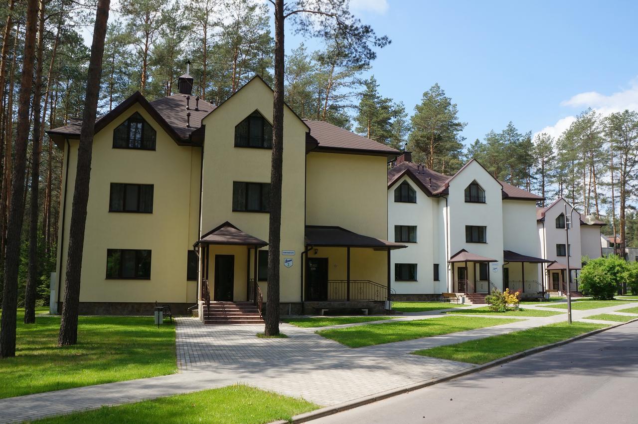Hotel Isloch Park Rakaw Exteriér fotografie