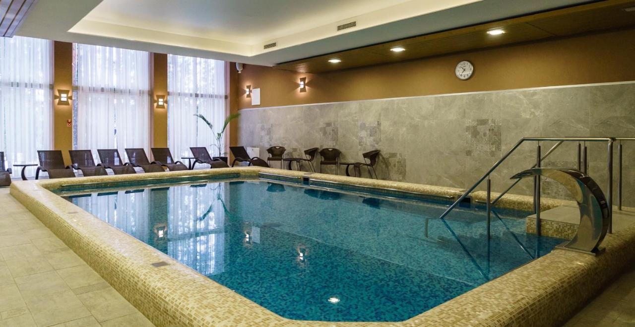 Hotel Isloch Park Rakaw Exteriér fotografie